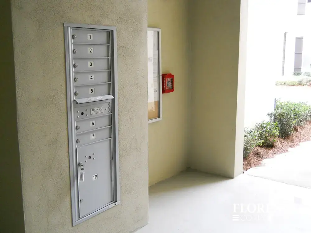 versatile-4C-recessed-indoor-03 single recessed mounted versatile™ 4C mailbox module in silver speck