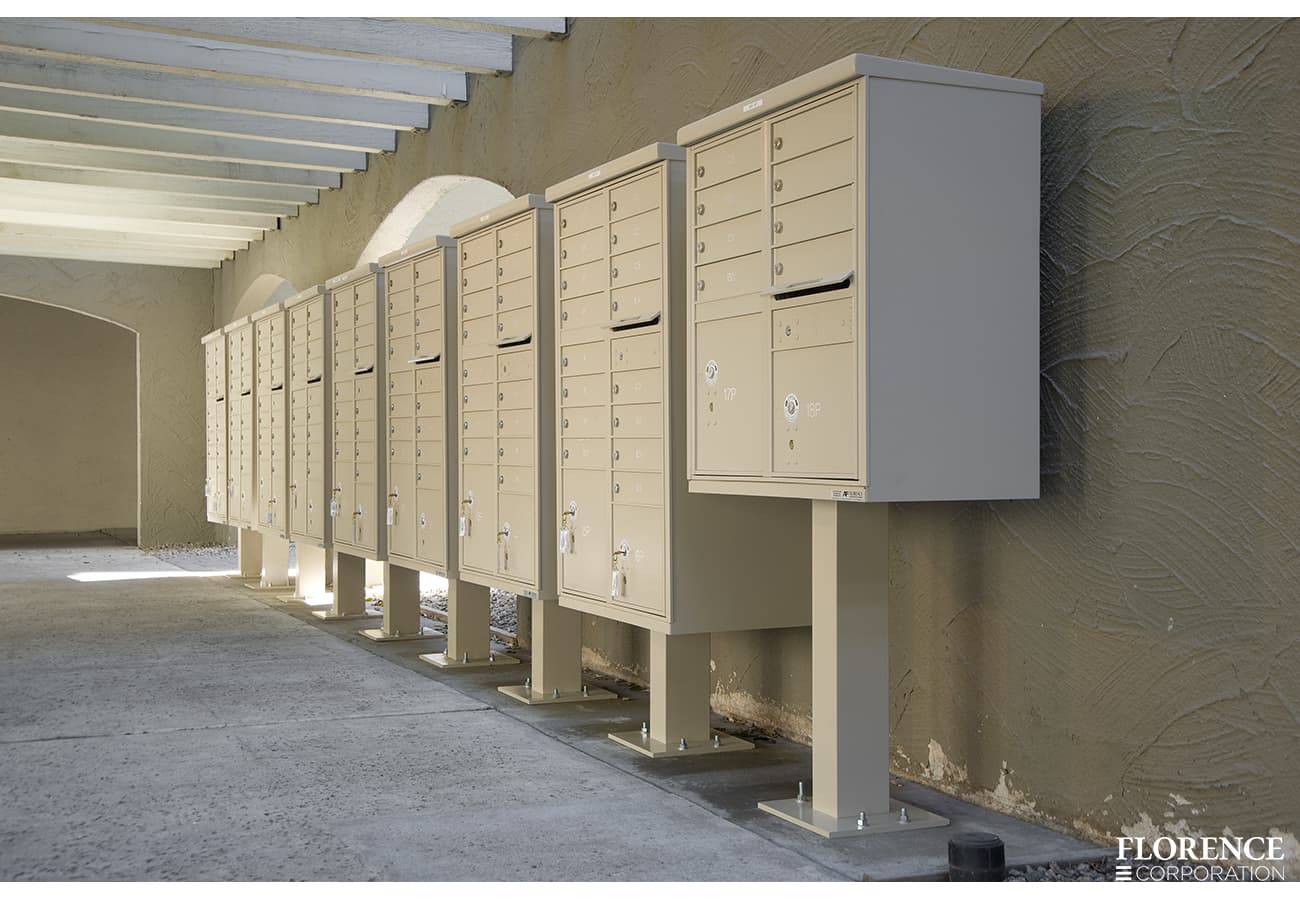 Cluster mailboxes in Arcadia Del Sol
